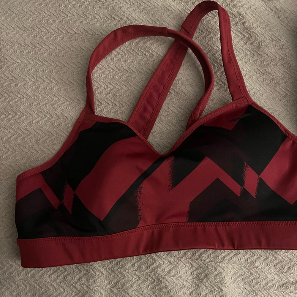 Brooks sports bra medium red and black